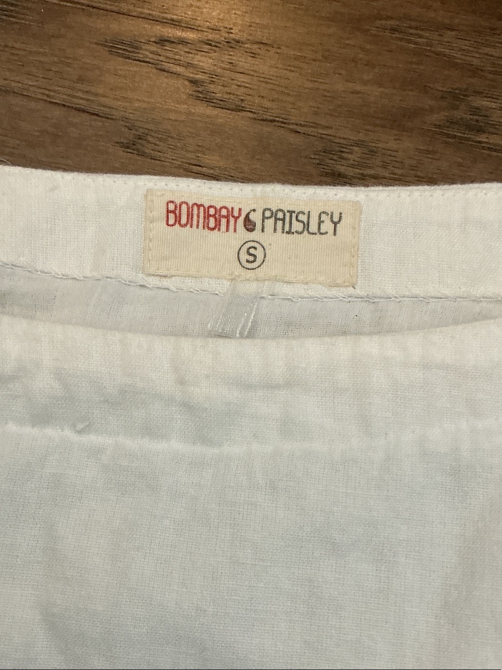 Bombay Paisley White Vintage Inspired Ebroidered Mini Dress wBlue Floral Hem - Picture 3 of 10